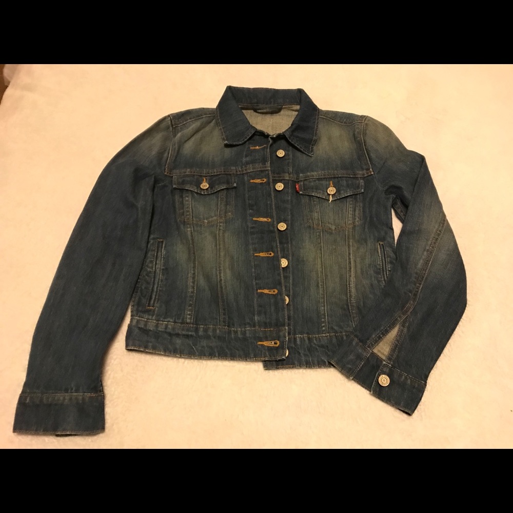 Levi’s Denim Jacket size Medium new without tags